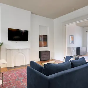 apartment-with-king-bed-in-downtown-louisville.hotels-louisville.com/