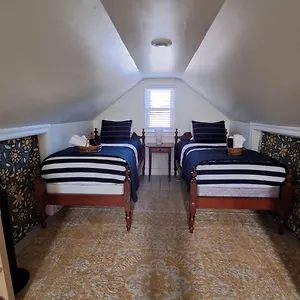 private-central-home-in-rva-walk-to-texas-beach.top-richmond-hotels.com/